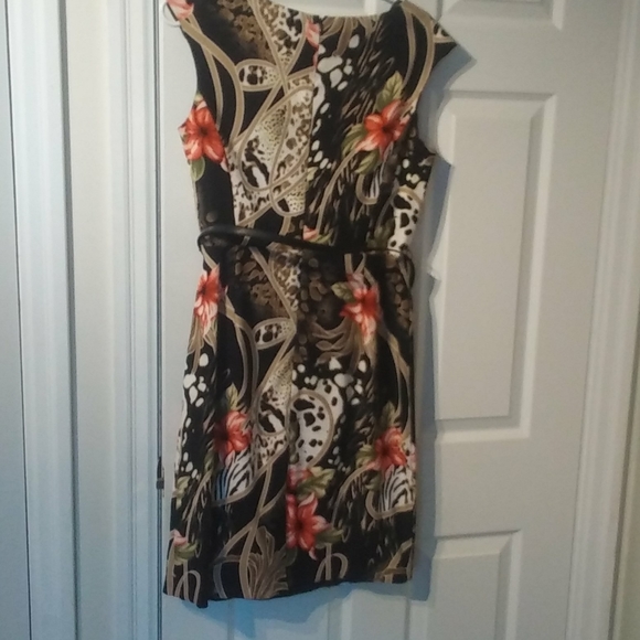 Summer dress - Picture 3 of 4